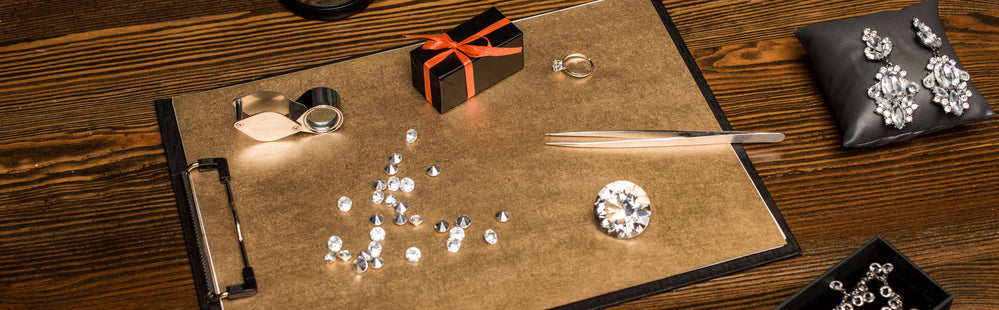 4 Ways to Style Jewelry for the Holidays